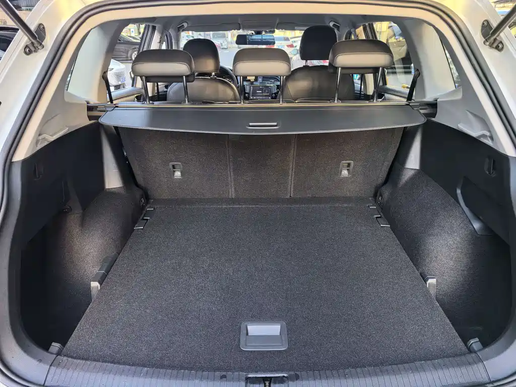 Volkswagen Tiguan L 2018 — фото 14
