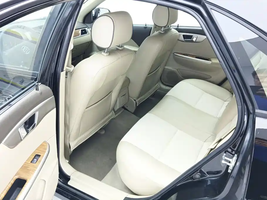 Buick Excelle 2016 — фото 11
