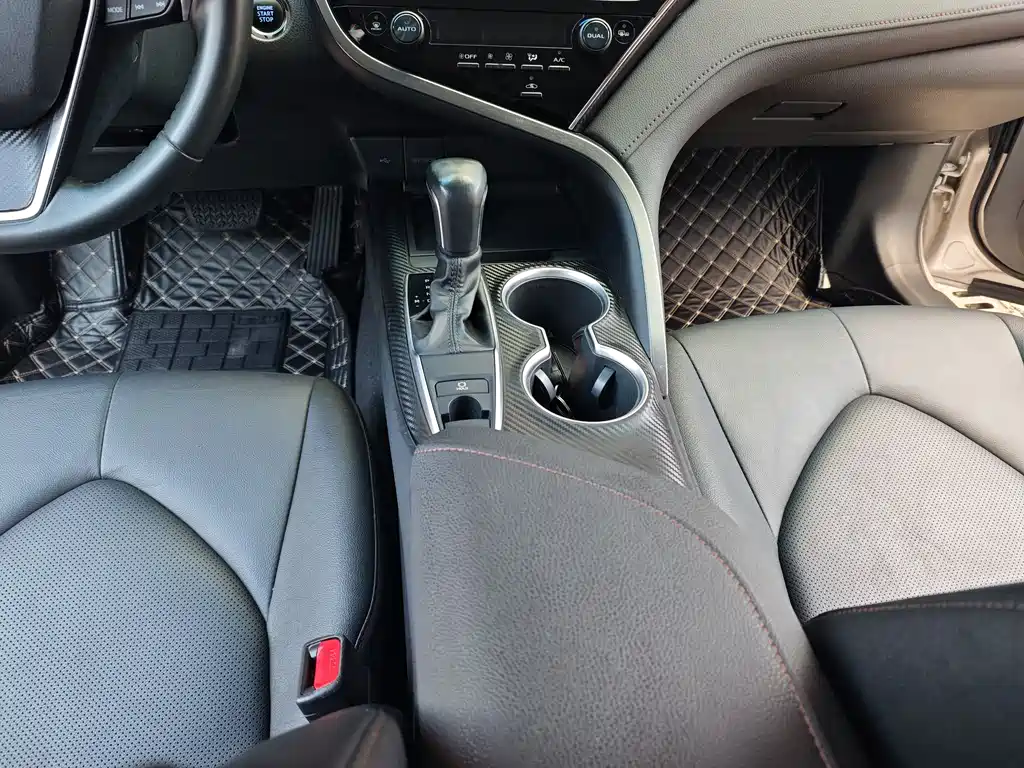 Toyota Camry 2021 — фото 13