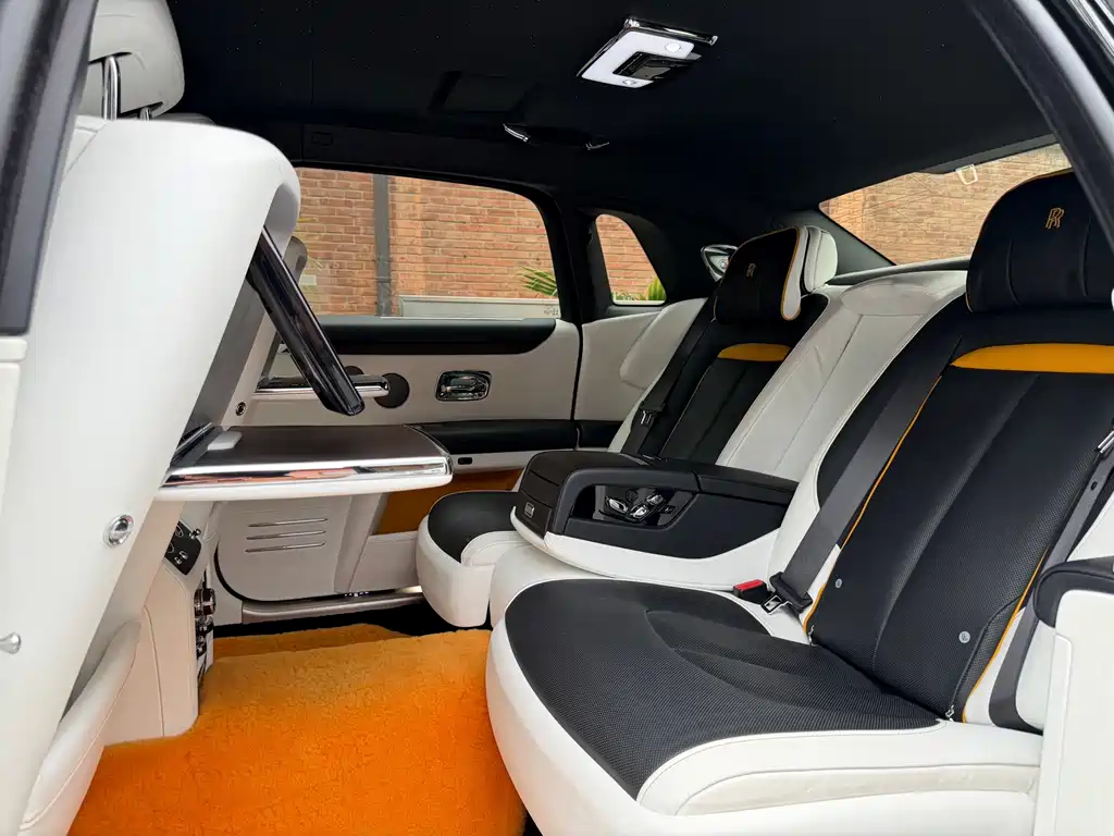 Rolls-Royce Ghost 2021 — фото 13