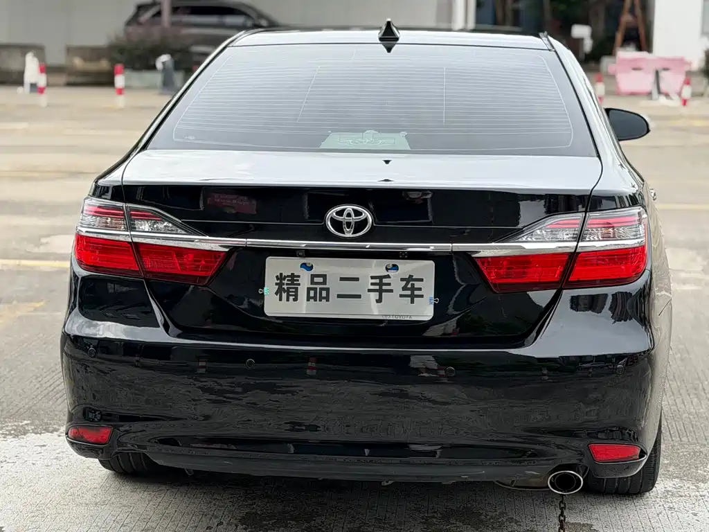 Toyota Camry 2016 — фото 10