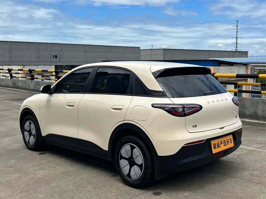 Geely Galaxy Starwish 2025 — фото 5