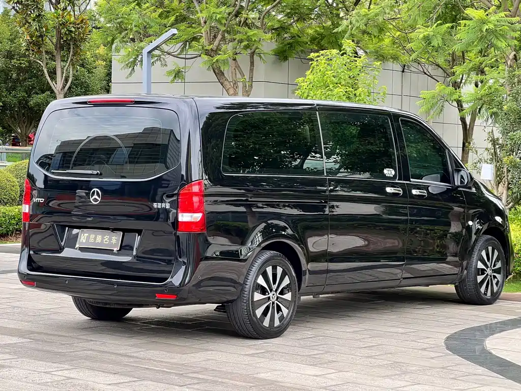 Mercedes-Benz Vito 2023 — фото 6