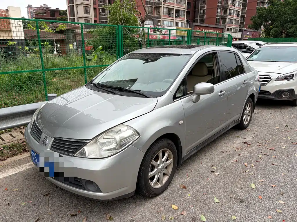 Nissan Tiida 2006