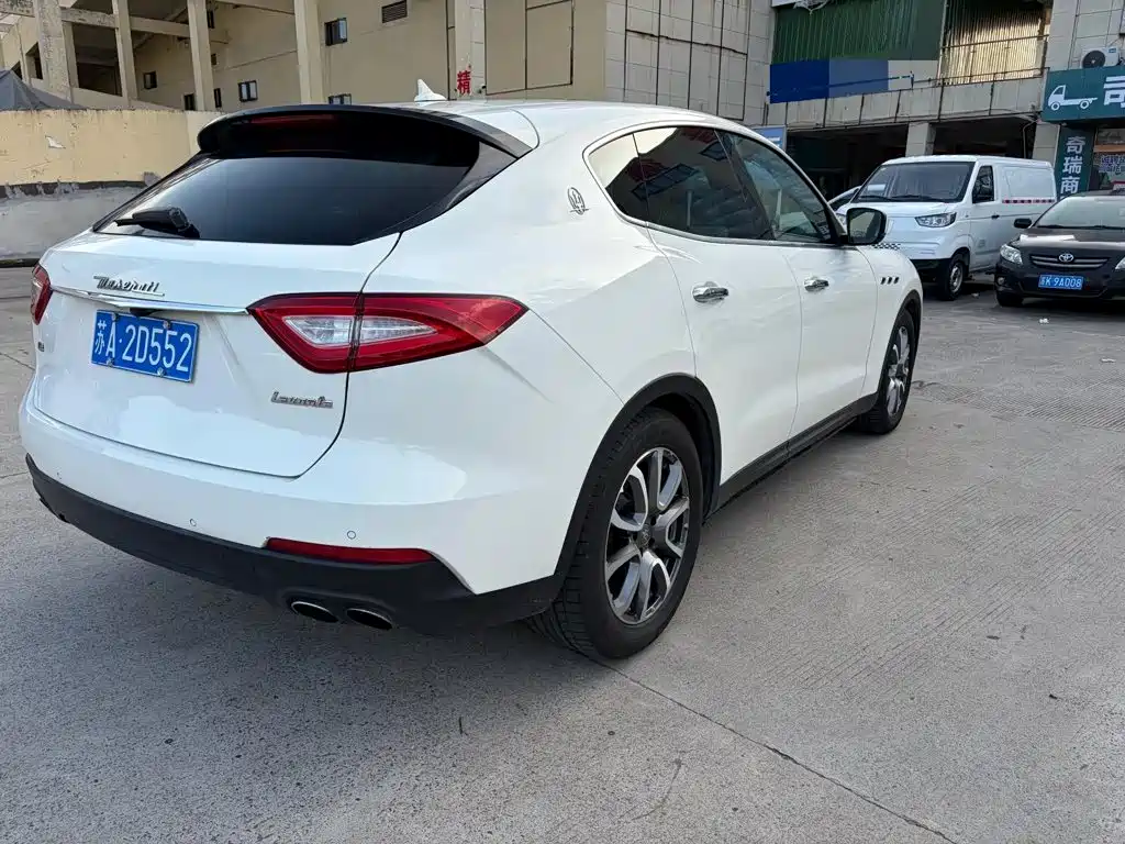 Maserati Levante 2018 — фото 7