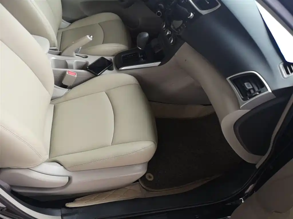 Nissan Sylphy 2018 — фото 25
