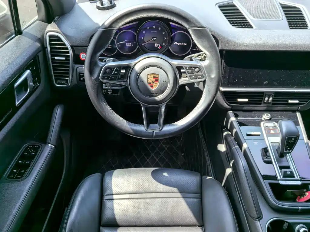 Porsche Cayenne 2019 — фото 15