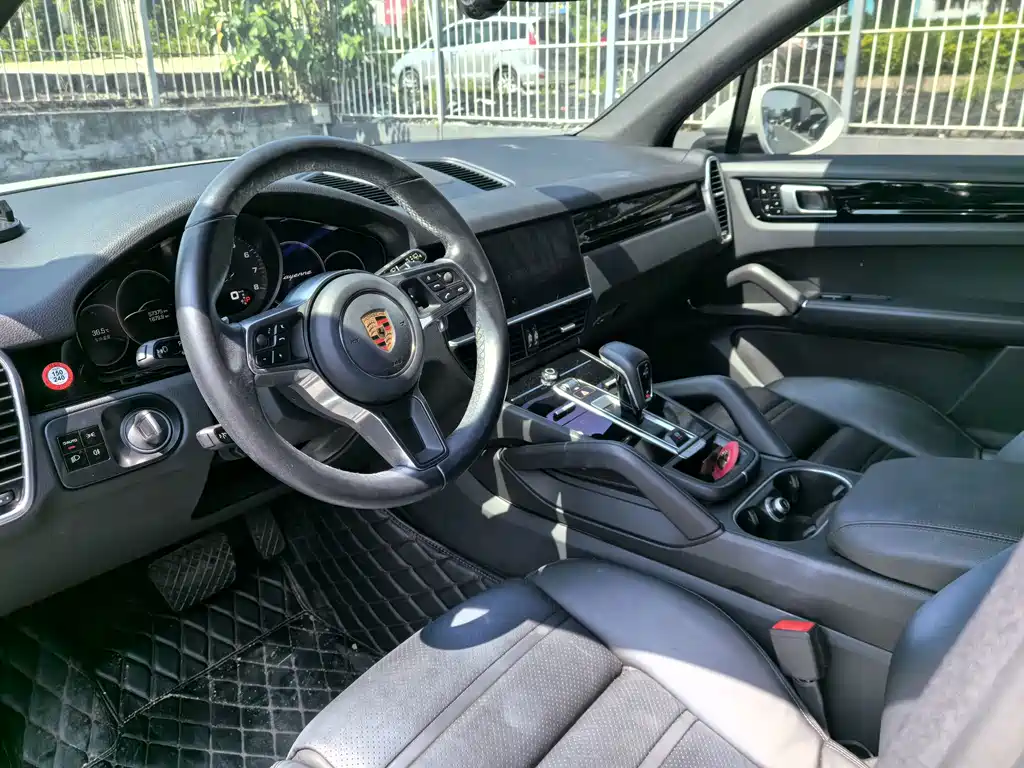 Porsche Cayenne 2019 — фото 14