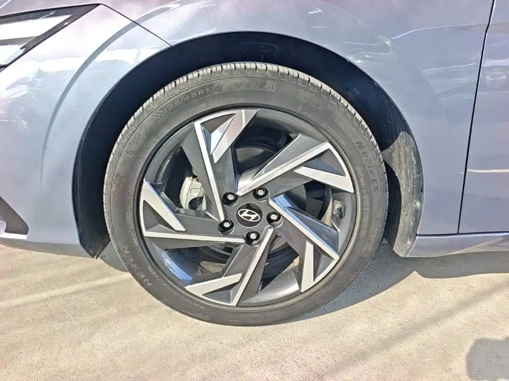 Hyundai Elantra 2024 — фото 23