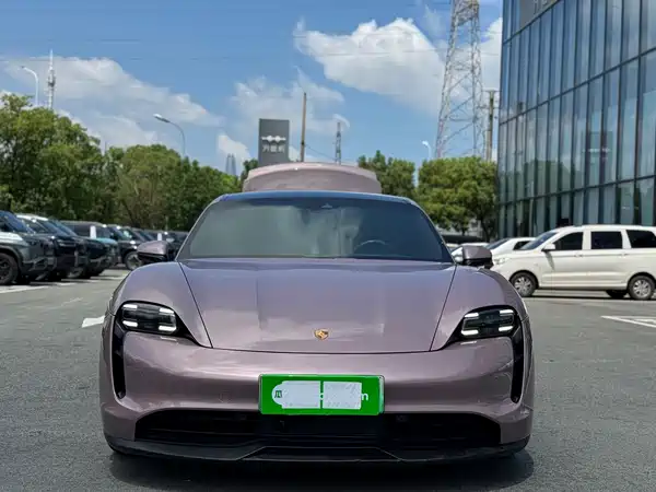 Porsche Taycan 2021