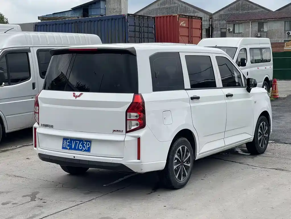 Wuling Hongguang PLUS 2023 — фото 9