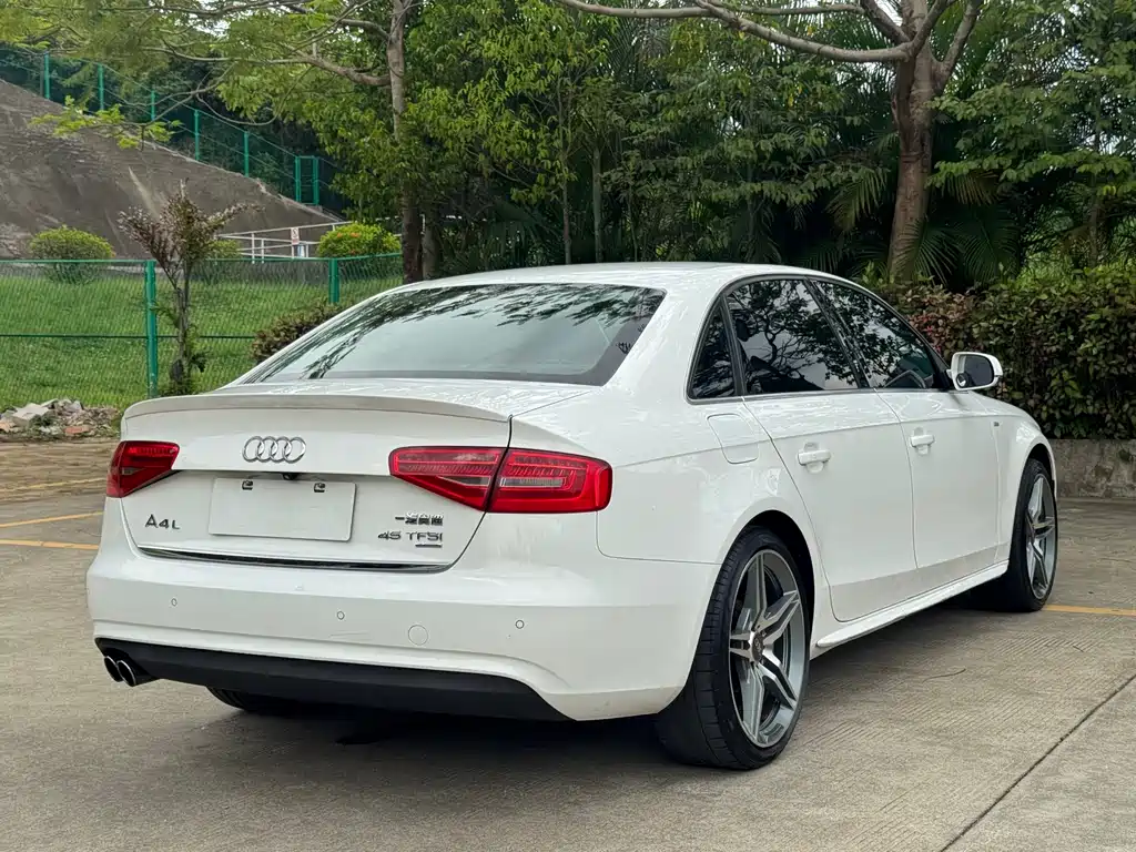 Audi A4L 2015 — фото 19