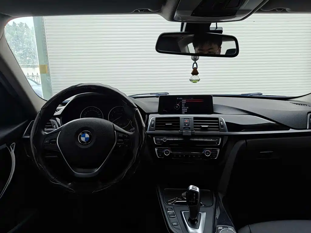 BMW 3 Series 2016 — фото 11
