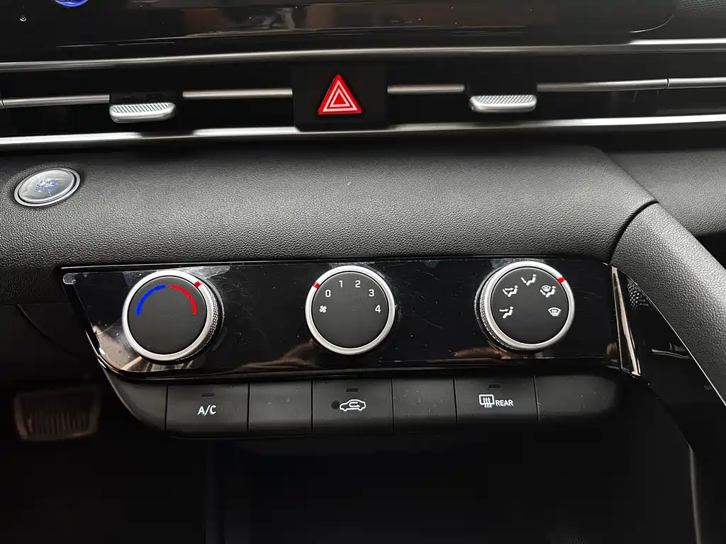 Hyundai Elantra 2024 — фото 14