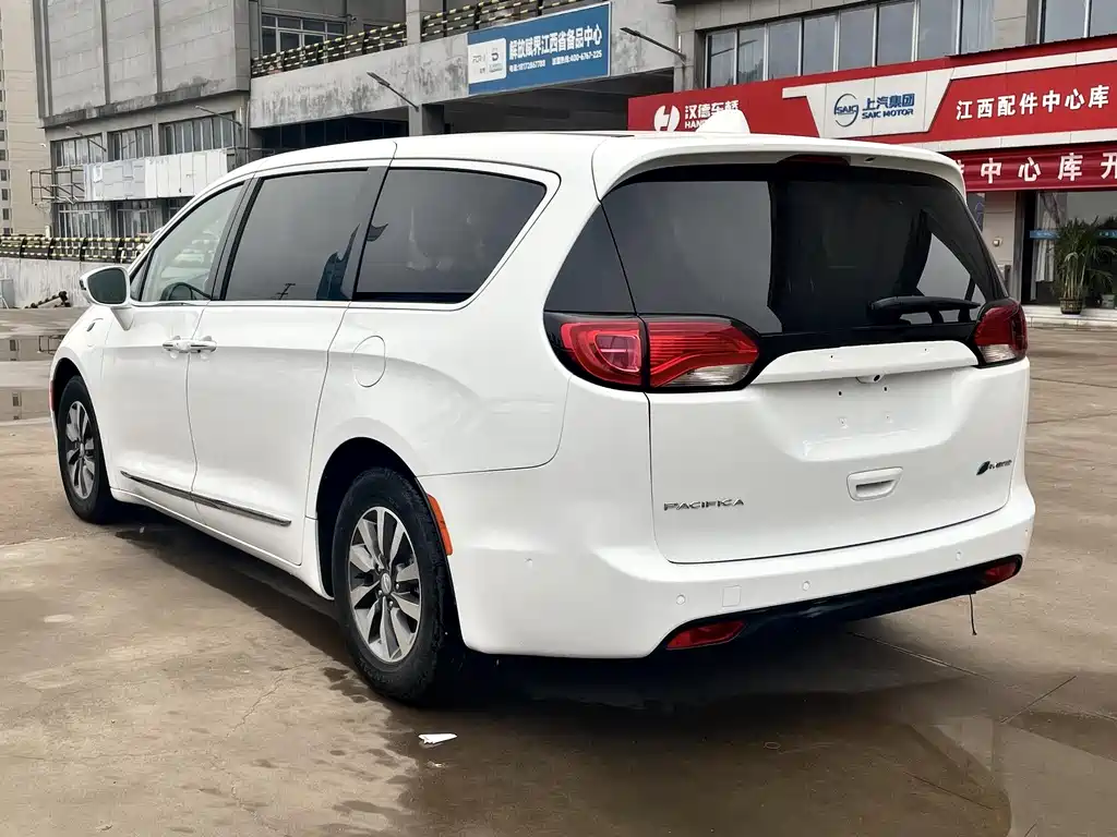 Chrysler Grand Voyager PHEV 2025 — фото 7