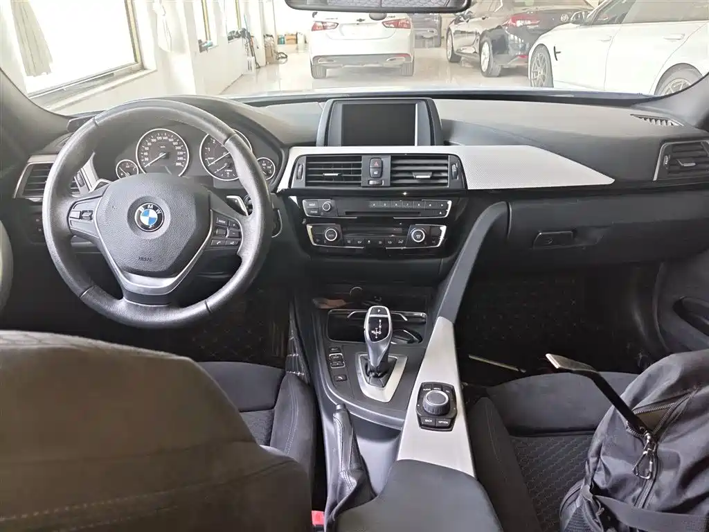 BMW 3 Series 2017 — фото 6