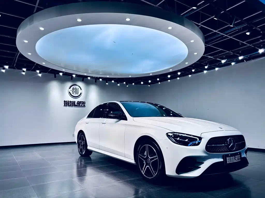 Mercedes-Benz E-Class 2022 — фото 13