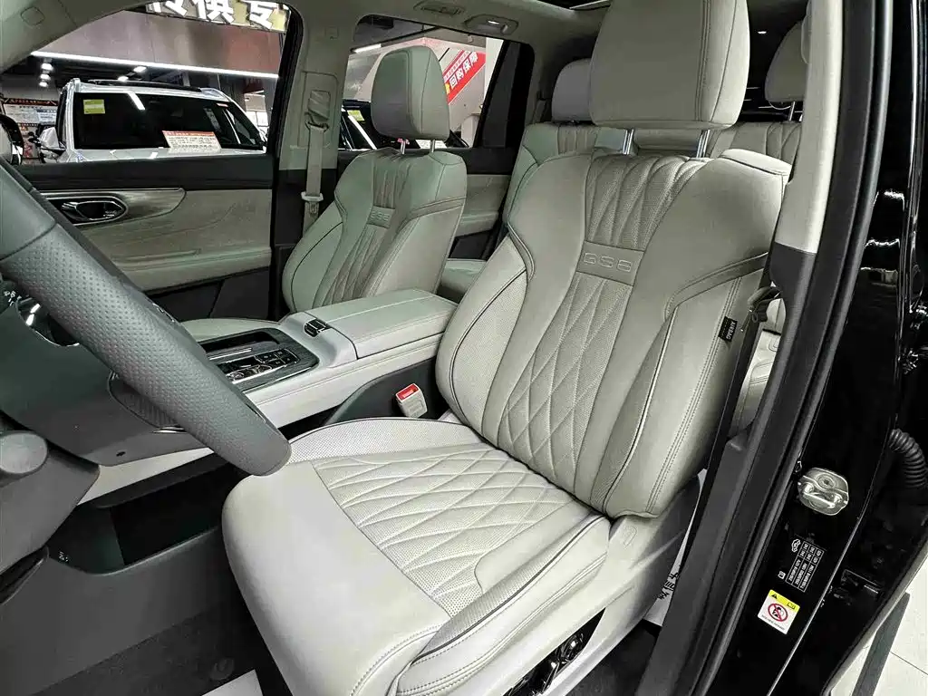 GAC Motor Trumpchi GS8 2023 — фото 28