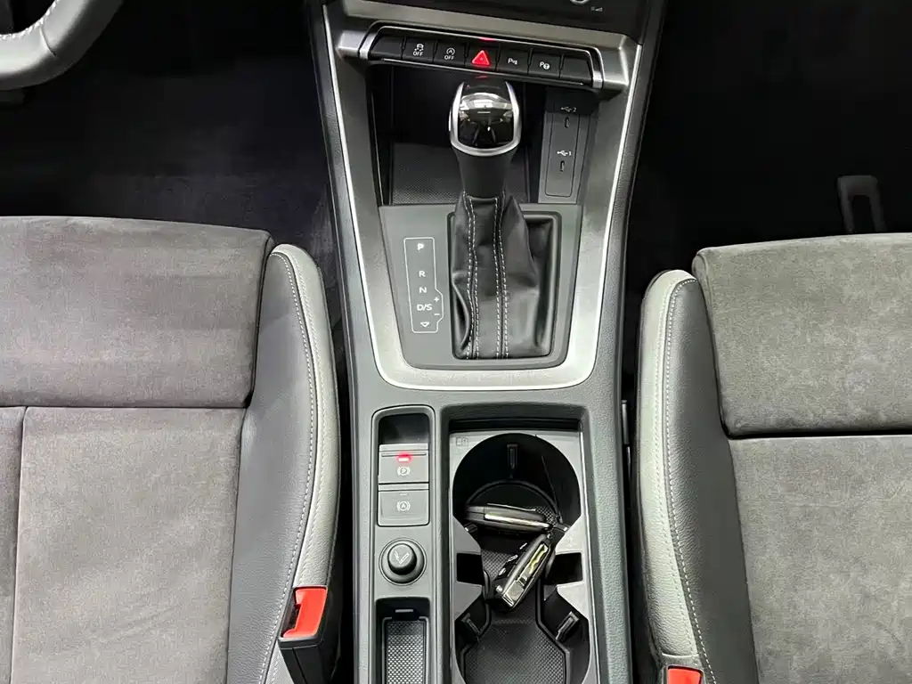 Audi Q3 2022 — фото 12