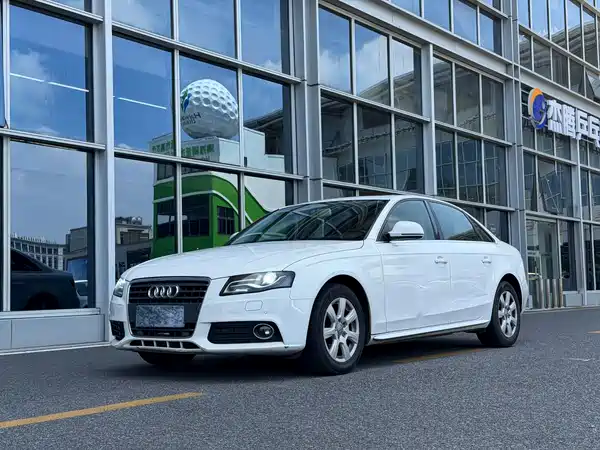 Audi A4L 2011