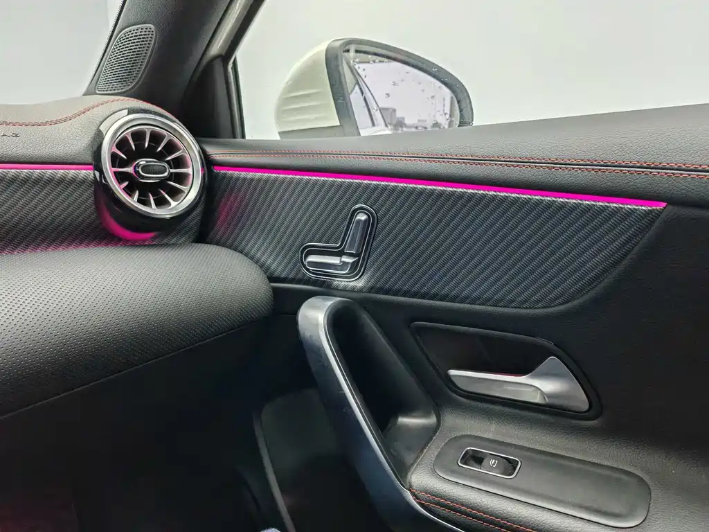 Mercedes-Benz A-Class 2023 — фото 16