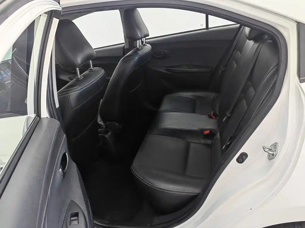 Toyota Vios 2023 — фото 15