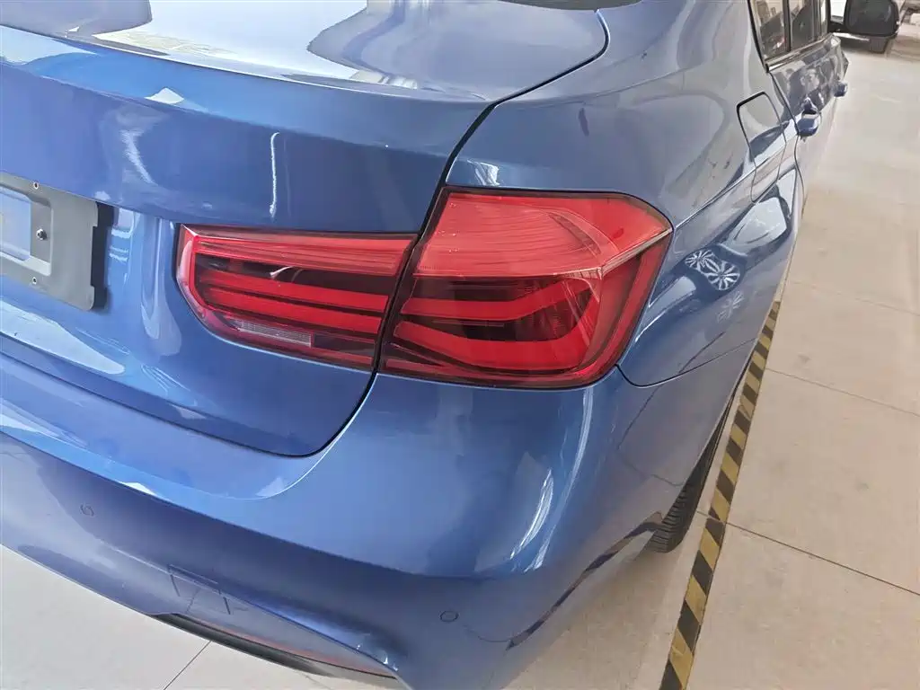 BMW 3 Series 2017 — фото 24