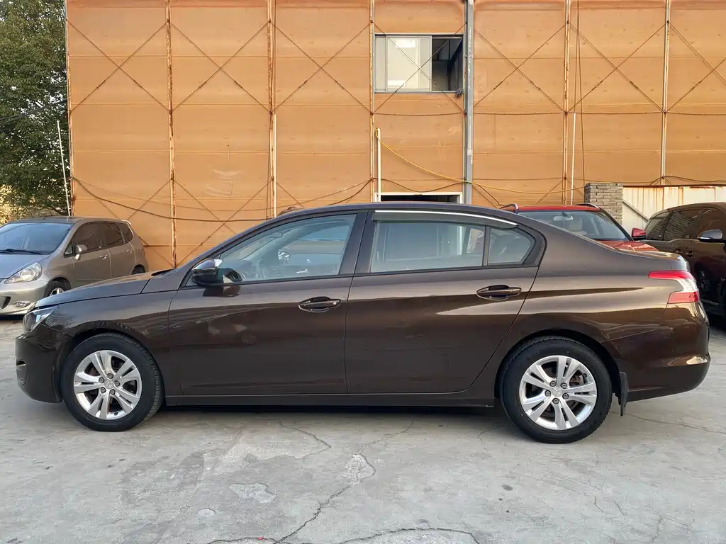 Peugeot 408 2015 — фото 11