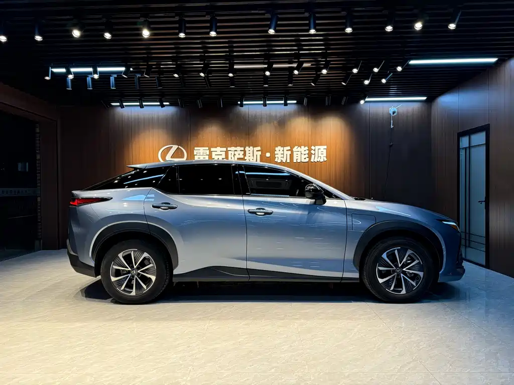 Lexus RZ 2023 — фото 2