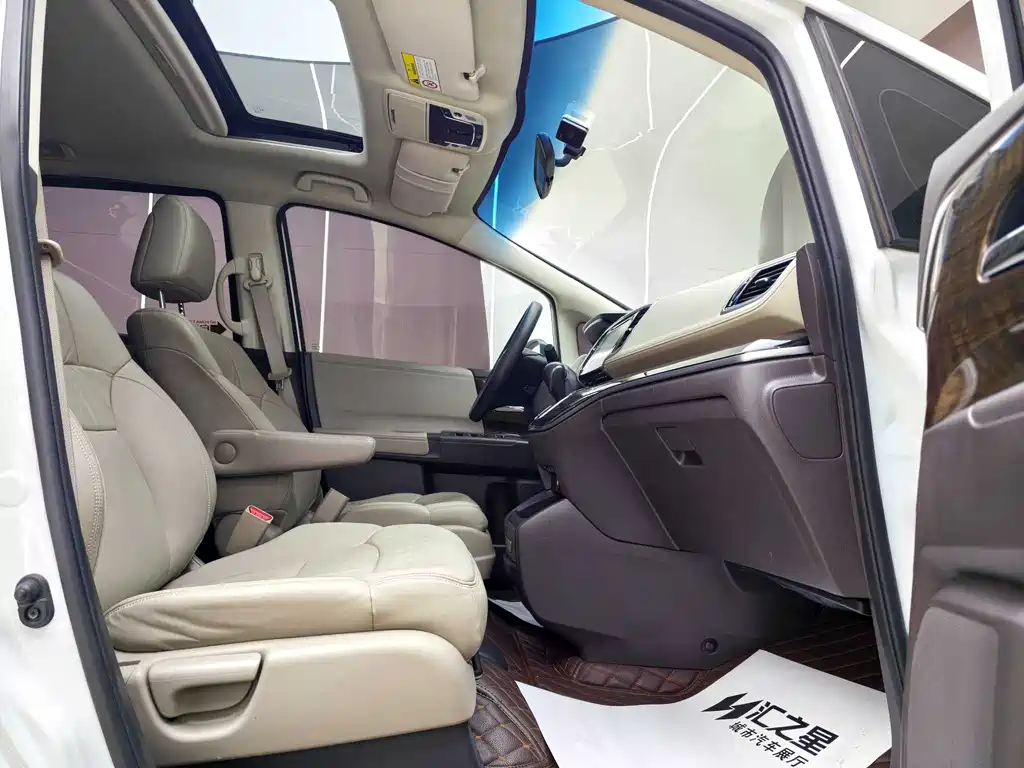 Honda Odyssey 2017 — фото 10