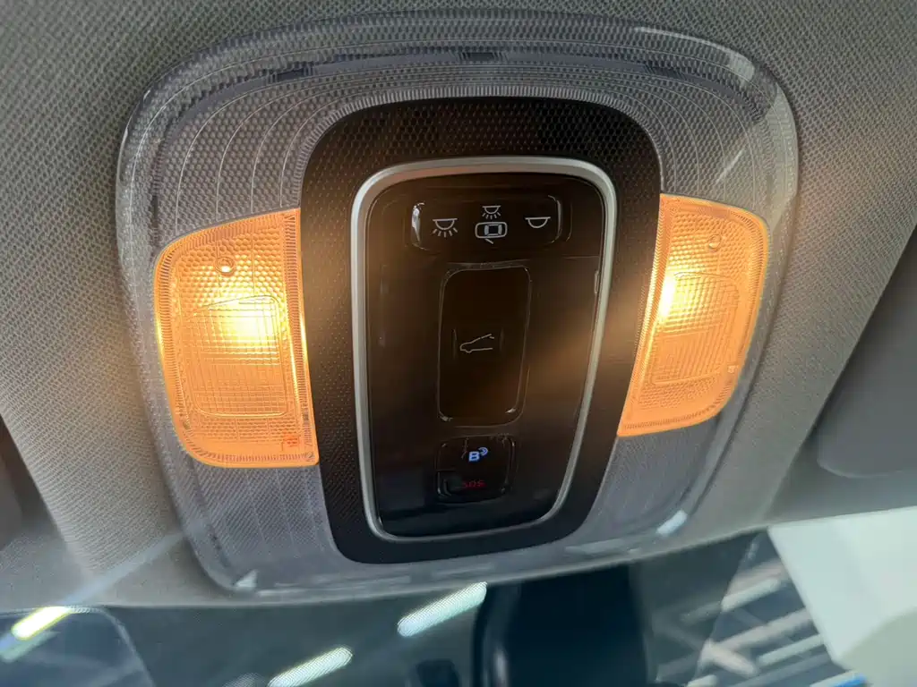 Hyundai Elantra 2023 — фото 13