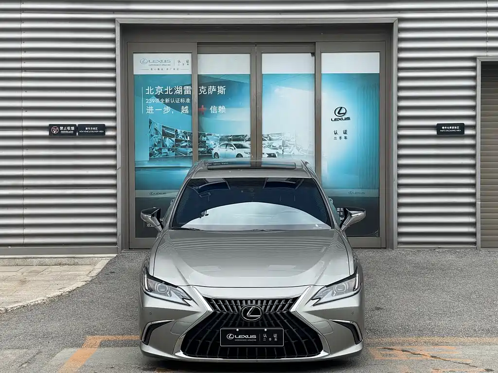 Lexus ES 2023 — фото 2