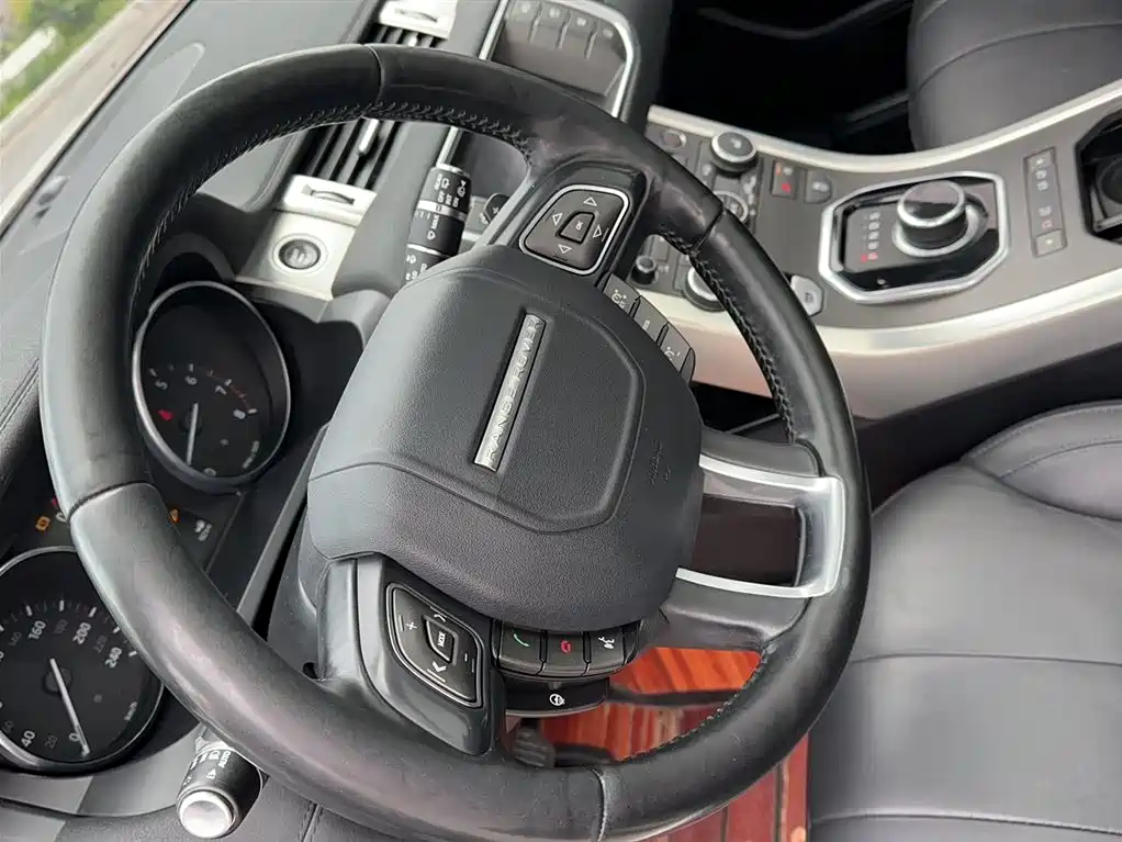 Land Rover Evoque 2017 — фото 17