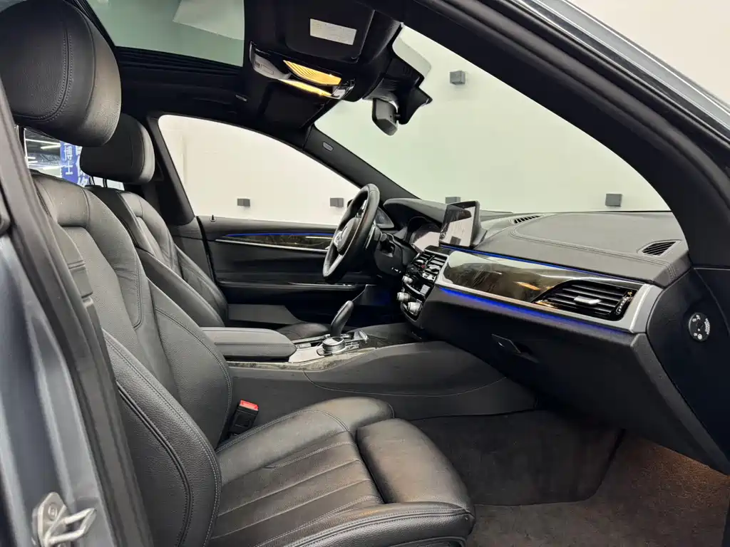 BMW 6 Series GT 2020 — фото 11