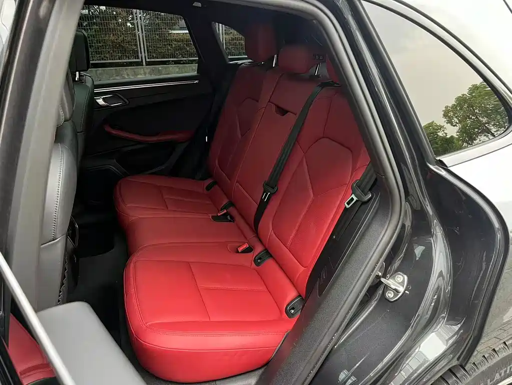 Porsche Macan 2021 — фото 11
