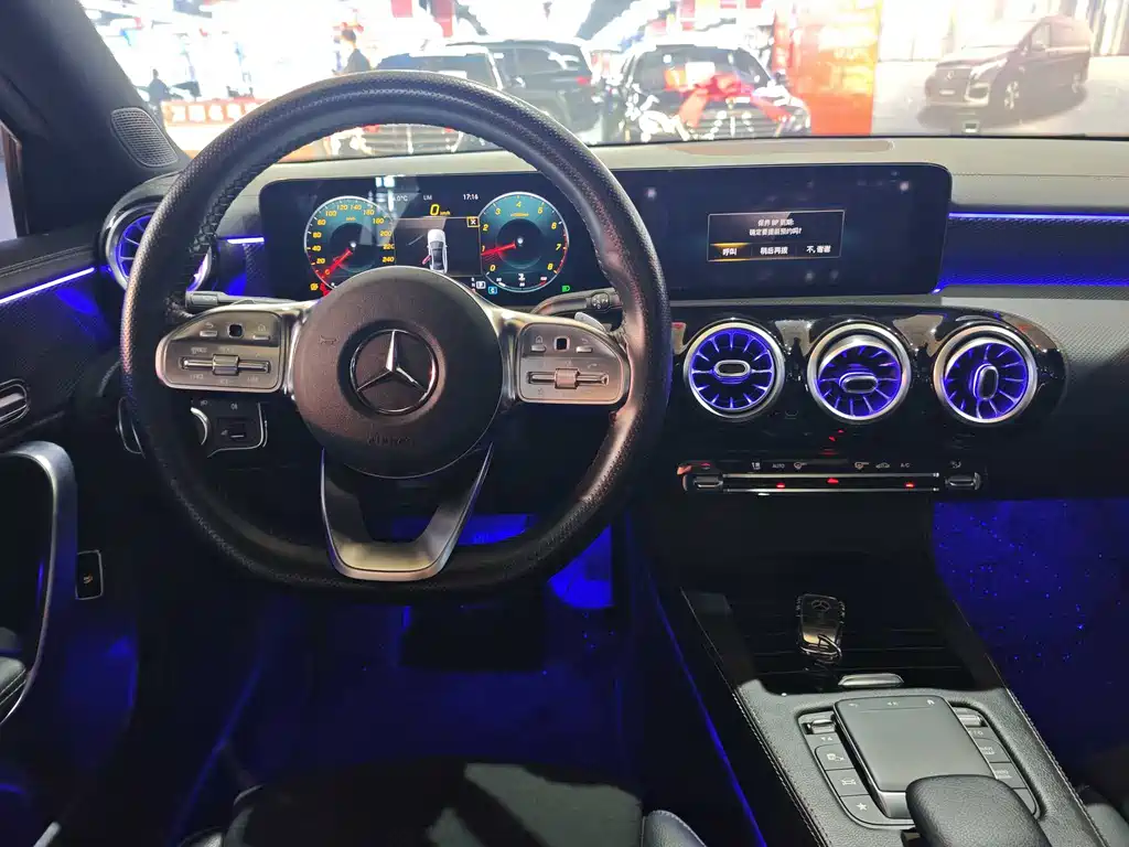 Mercedes-Benz A-Class 2021 — фото 11