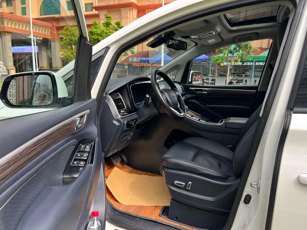 GAC Motor Trumpchi M8 2022 — фото 15