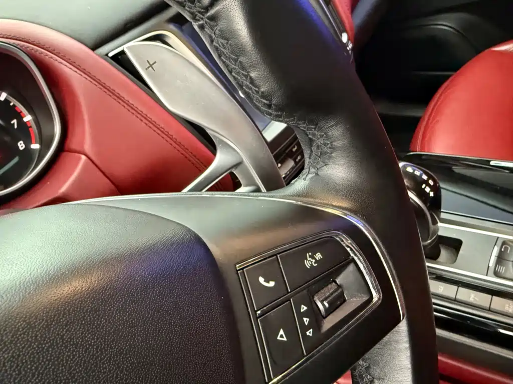 Maserati Levante 2017 — фото 14