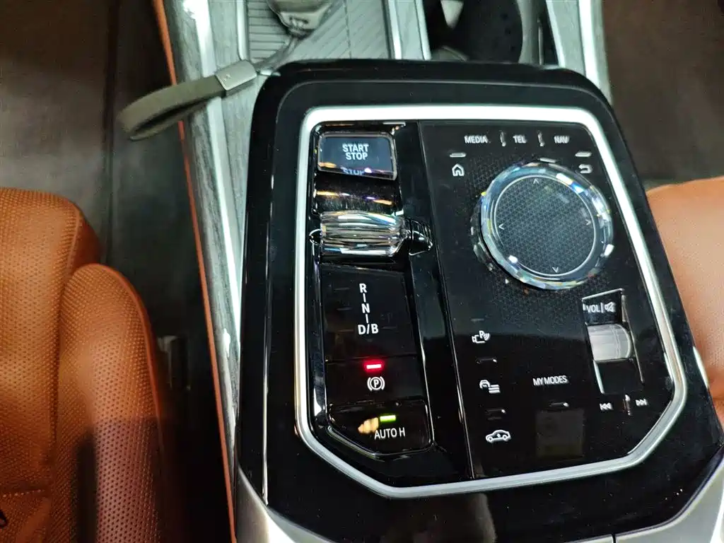 BMW i7 2023 — фото 10