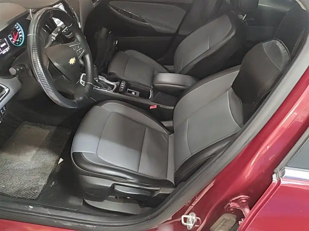 Chevrolet Cruze 2018 — фото 15