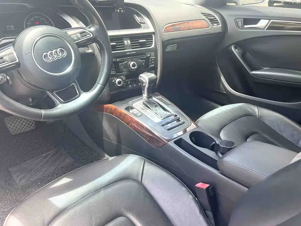 Audi A4L 2014