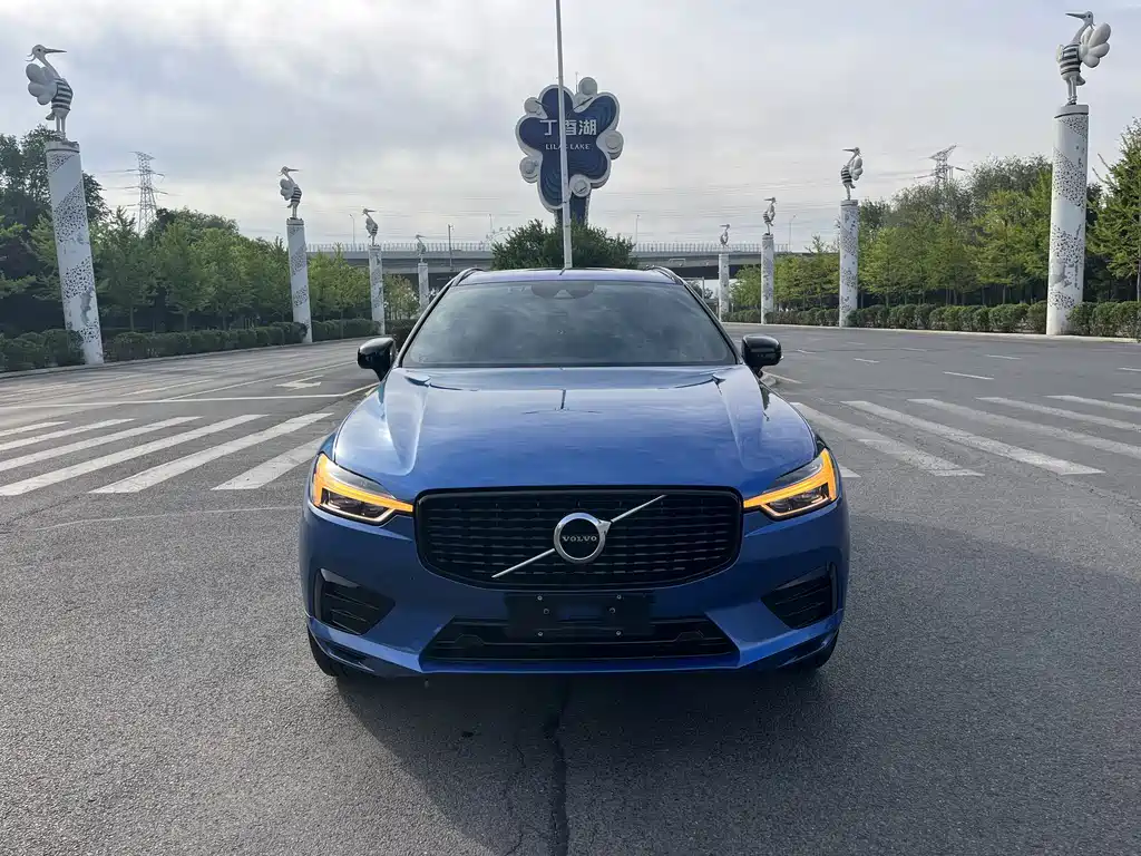 Volvo XC60 2020 — фото 2