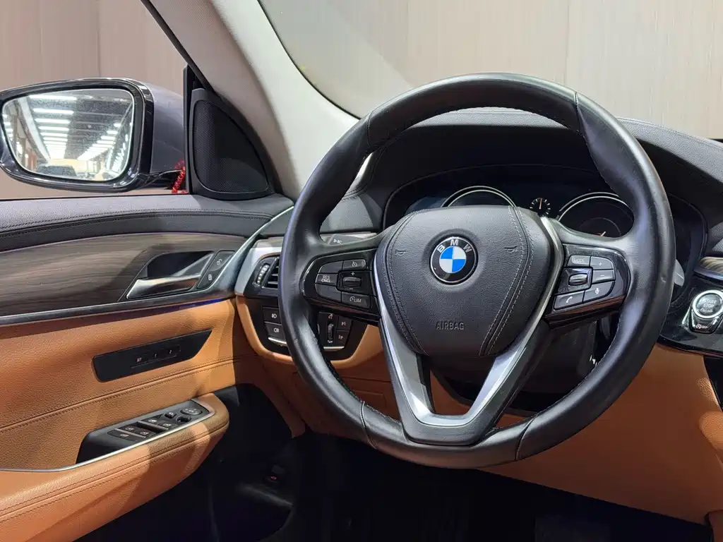 BMW 6 Series GT 2018 — фото 15