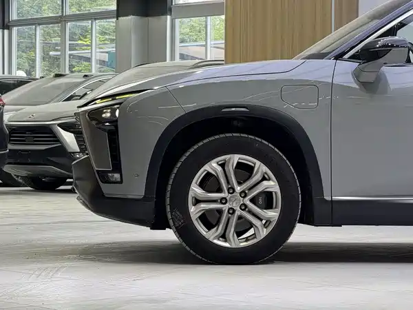 NIO ES8 2021