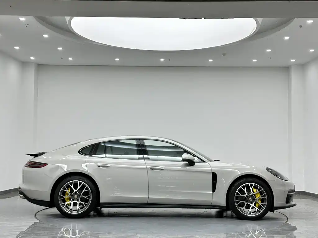 Porsche Panamera 2019 — фото 5
