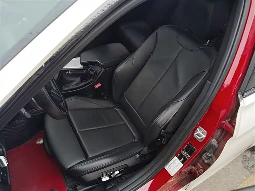 BMW 3 Series 2018 — фото 15