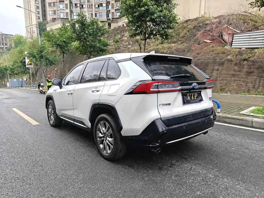 Toyota Wildlander 2021 — фото 19