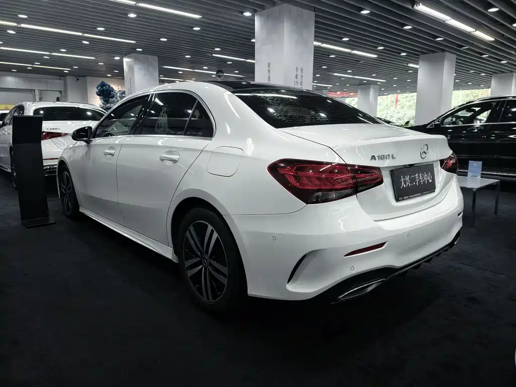 Mercedes-Benz A-Class 2019 — фото 17