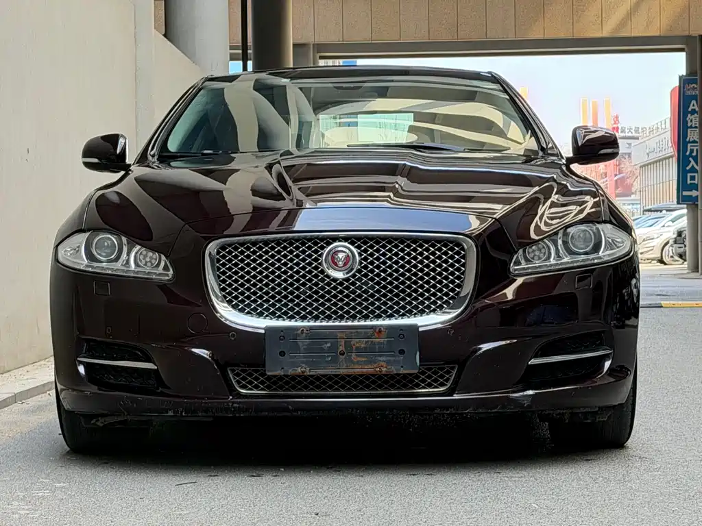 Jaguar XJ 2015 — фото 2