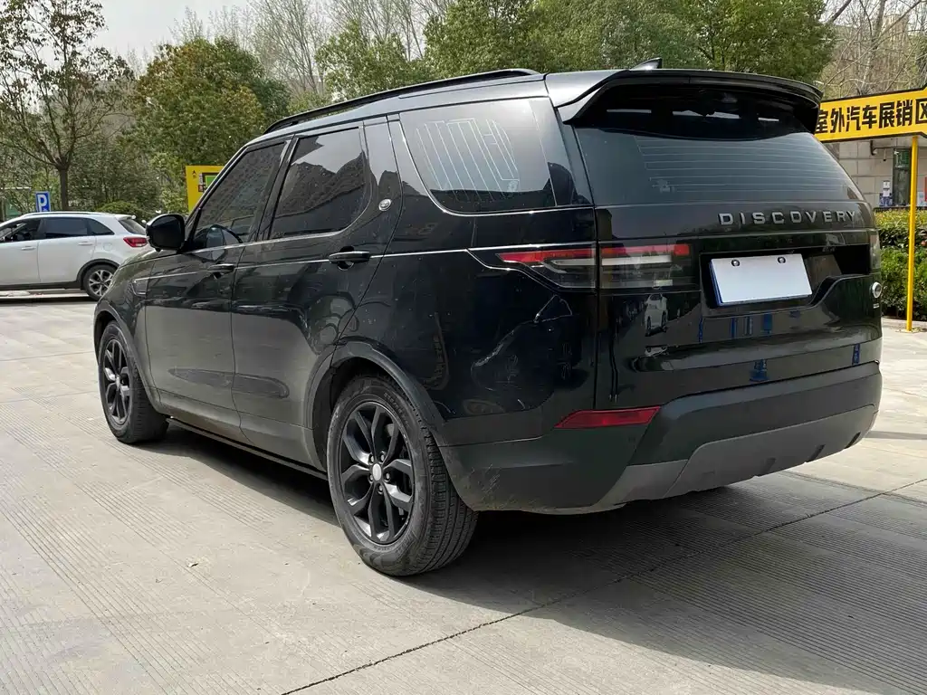 Land Rover Discovery 2018 — фото 9
